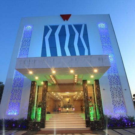 Wingston A Treehouse Hotel Goverdhan Radha Kund Luaran gambar