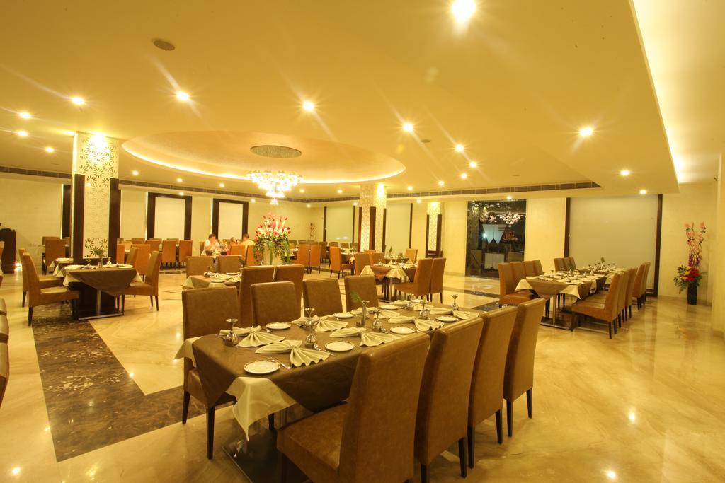 Wingston A Treehouse Hotel Goverdhan Radha Kund Luaran gambar