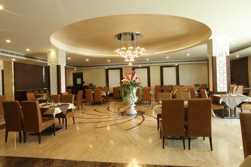 Wingston A Treehouse Hotel Goverdhan Radha Kund Luaran gambar